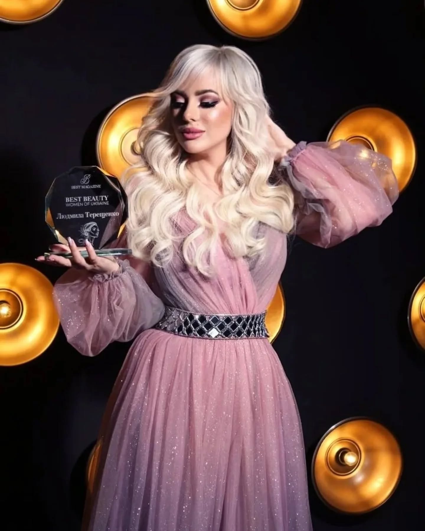 Победител в множество украински шампионати по грим